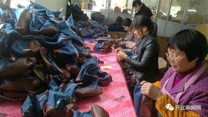 開化這位大哥自主創業,接外國訂單帶鄉親們致富…